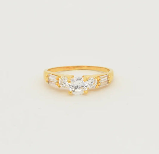 Medium White Risa Ring - S0318