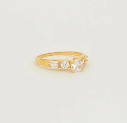 Medium White Risa Ring - S0318