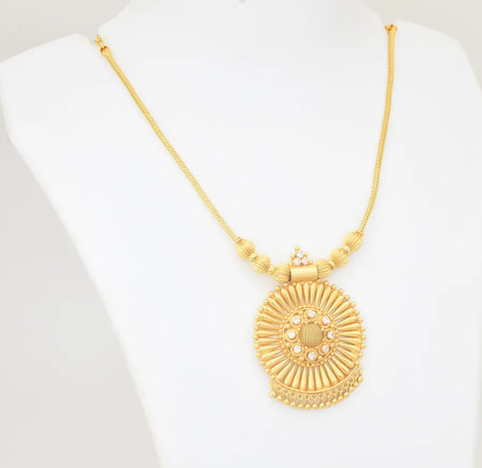 White Jasmine Bud Pendant With Chain - U091262