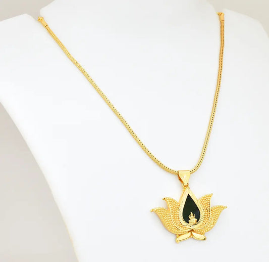 Green Palakka Lakshmy Lotus Locket with Chain - V031435