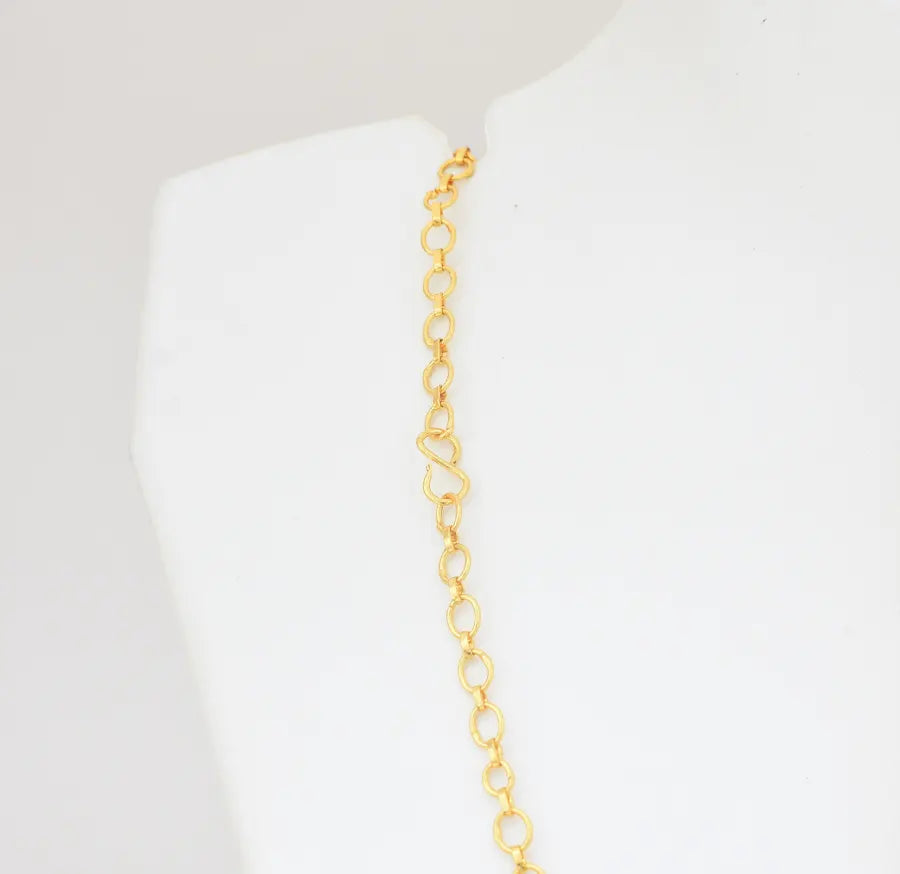White Akria Pendant with Chain - V031437