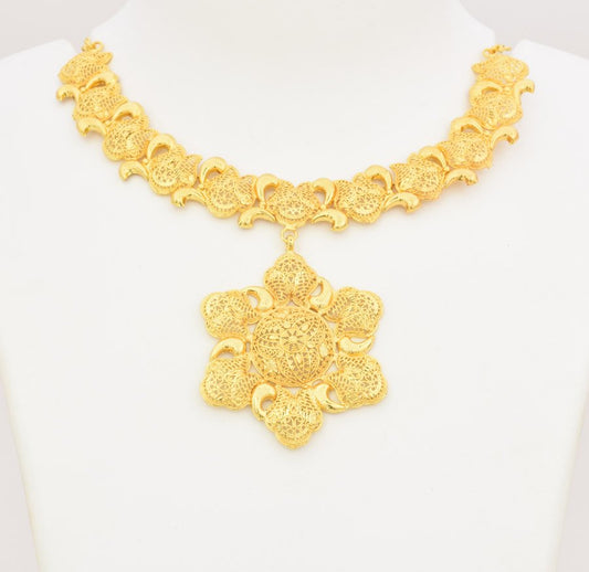 Bella Broad Necklace - U031032