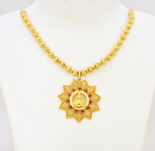 Magenta Lakshmi Maple Leaf Necklace - T04587