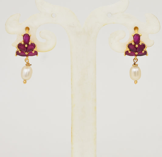 Magenta Lilium Hoop Earring - Y052065