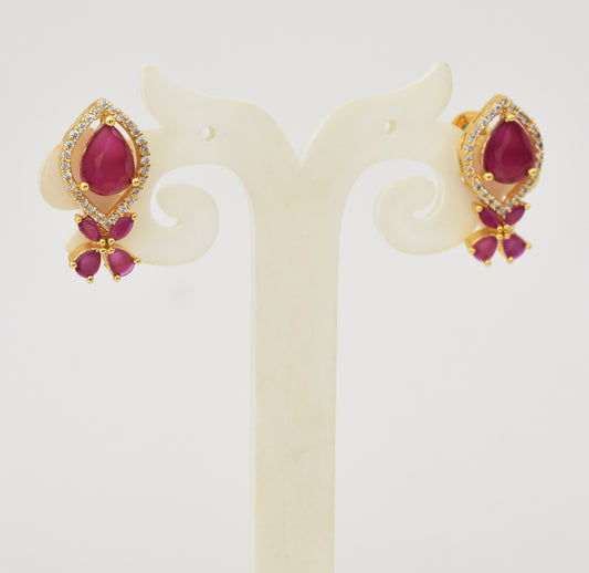 White Magenta Cygnet Stud - Y052048