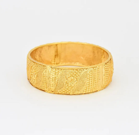 Floweret Broad Bangle - V041476