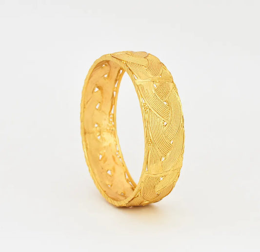 Elysia Broad Bangle - V041478