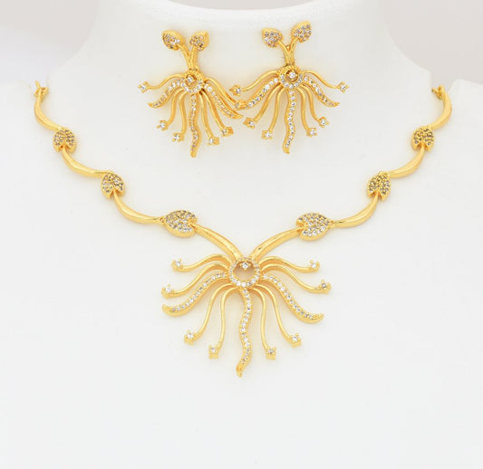 White Amy Short Necklace with Drops - U081176