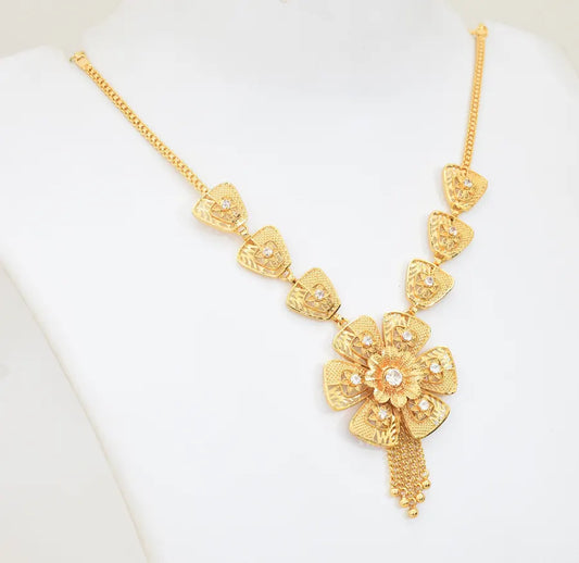 White Calendula Short Necklace - X021974