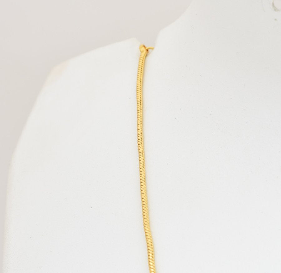 Magenta Daffodil Pendant With Chain - U081189