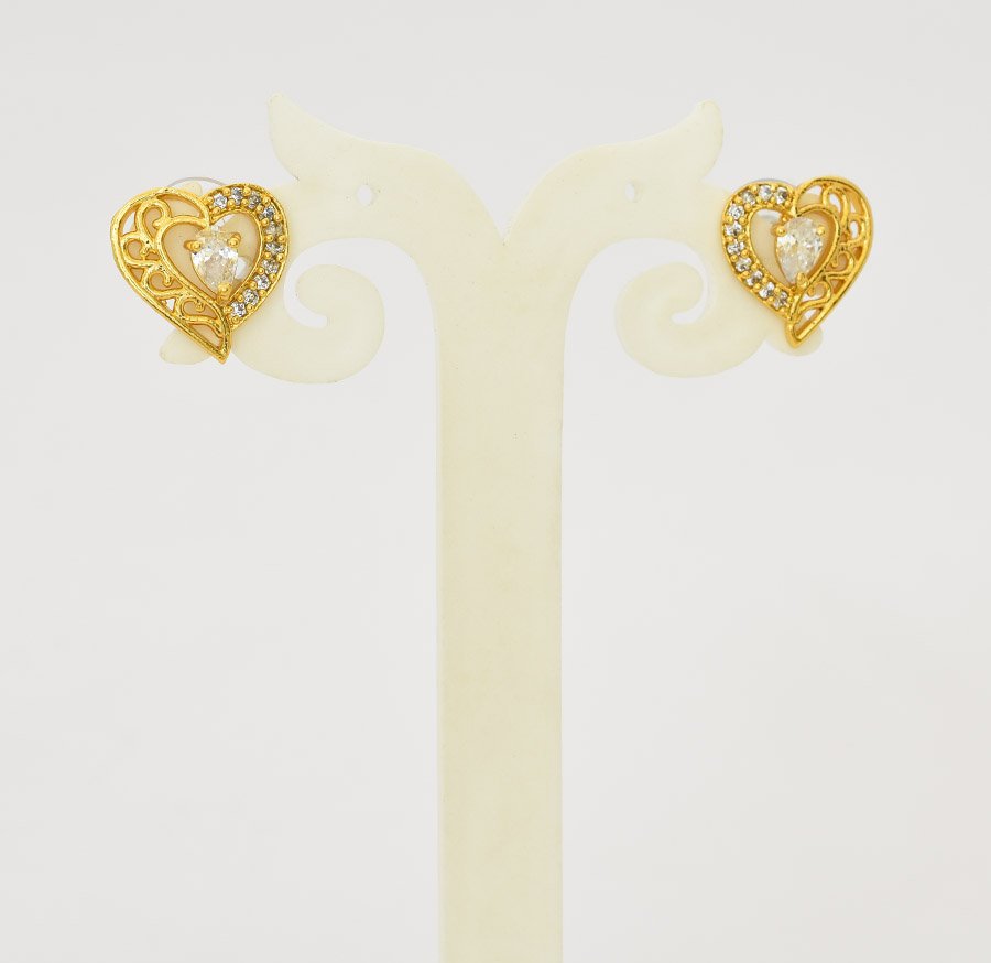 White Heart Shaped Stud - T10811