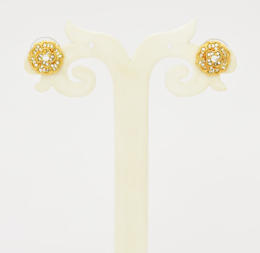 White Buttrose Stud - T10815