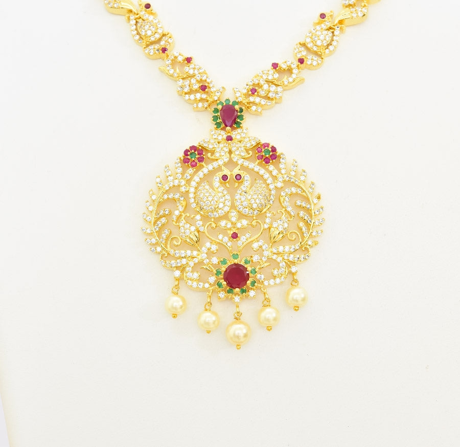 White Magenta Green Pavo Necklace With Drops - S12471